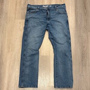 Wrangler Men's Bootcut Jeans in Classic Blue